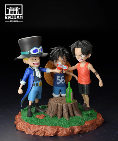 Figurine One Piece - Sabo & Ace & Luffy Fraternité Saké