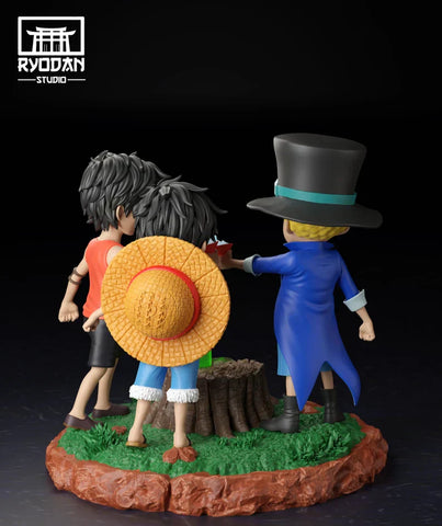 Figurine One Piece - Sabo & Ace & Luffy Fraternité Saké